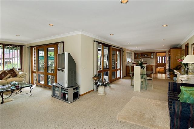 SINGLE LEVEL LIVING Picture