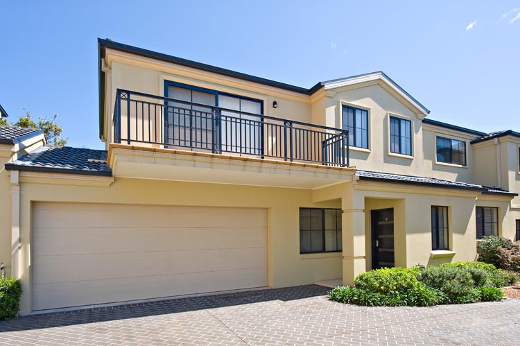 Master Built Townhouse in a Convenient Location Picture 1