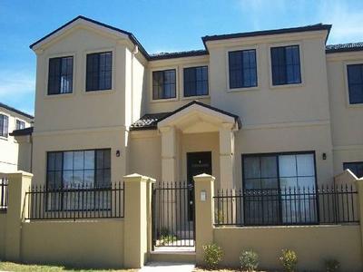 EXECUTIVE TOWNHOUSE Picture EXECUTIVE TOWNHOUSE Picture