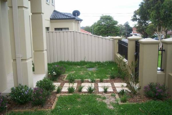 EXECUTIVE TOWNHOUSE Picture 2