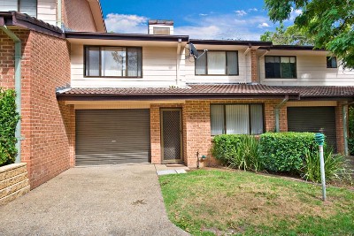 Beautifully Modernised Townhouse in a Desirable Location Picture