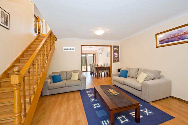 Beautifully Modernised Townhouse in a Desirable Location Picture 2