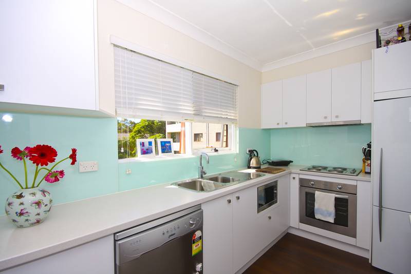 UNDER OFFER Picture 1