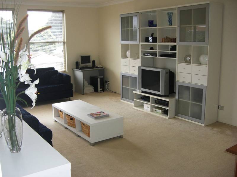 Top Floor One Owner Apartment in a Convenient Location Picture 3