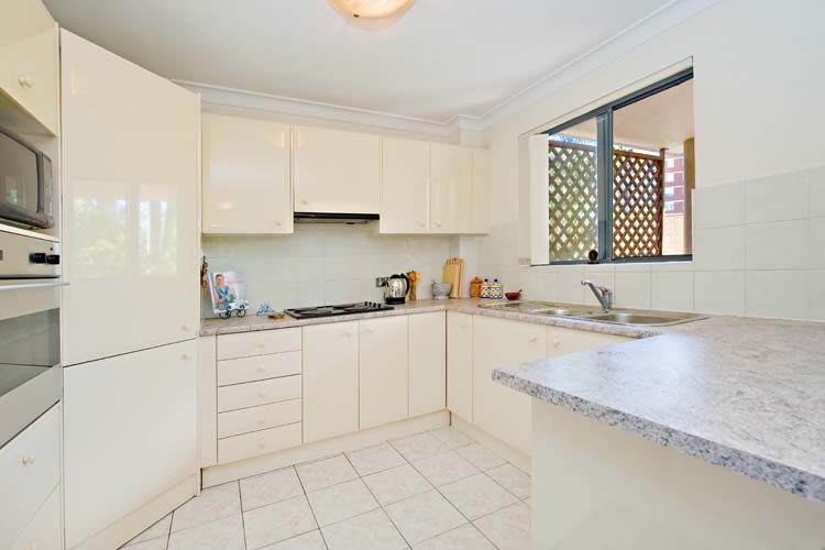 Fantastic opportunity to enter the real estate market! Picture 2