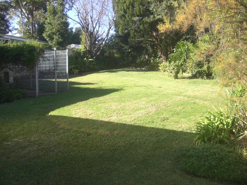 Ideal Entry to a Sought After Location Picture 3