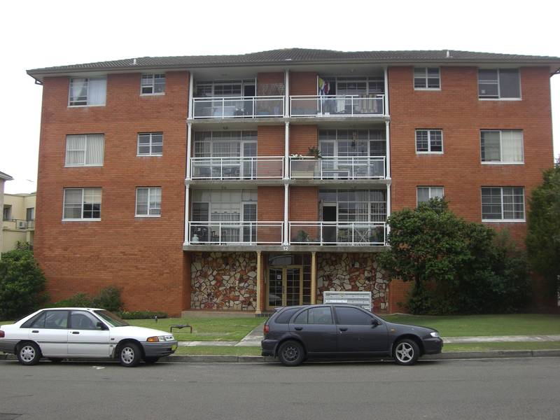 Just a Stone's Throw to the Esplanade Picture 1