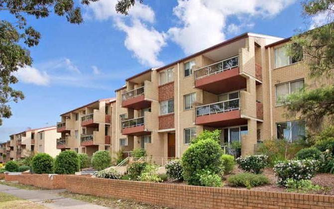 Renovated Top Floor Unit Picture 1