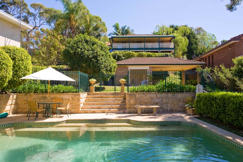 Secluded Family Home with Picturesque Views of Yowie Bay Picture 1