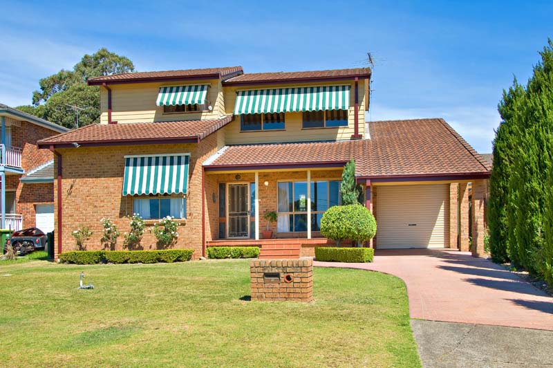 Family Home with an Emphasis on Entertaining Picture 2