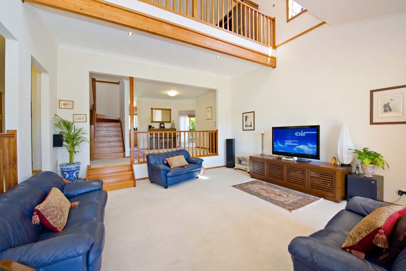 Family Home with an Emphasis on Entertaining Picture 3