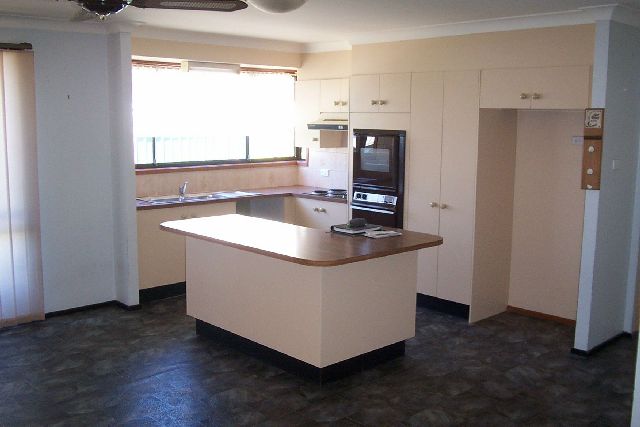 Spacious Family Home Picture 3