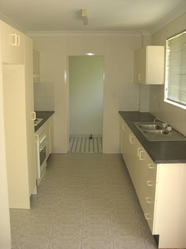 Spacious Top Floor Unit Picture 3