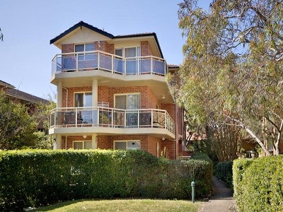 Spacious Top Floor Unit Picture