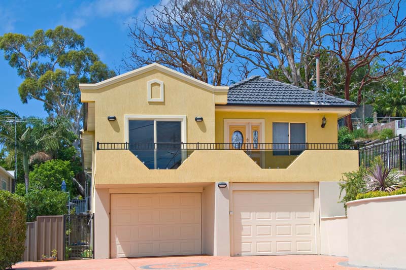 Picturesque Panoramic Water Views Picture 1