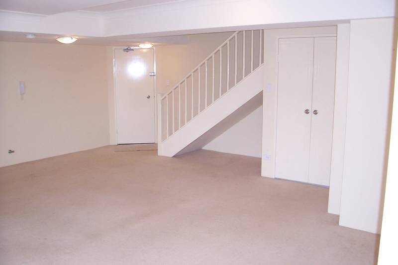 Townhouse Style Living Picture 2