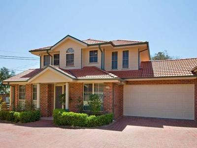 TOWNHOUSE WITH NO COMMON WALLS Picture