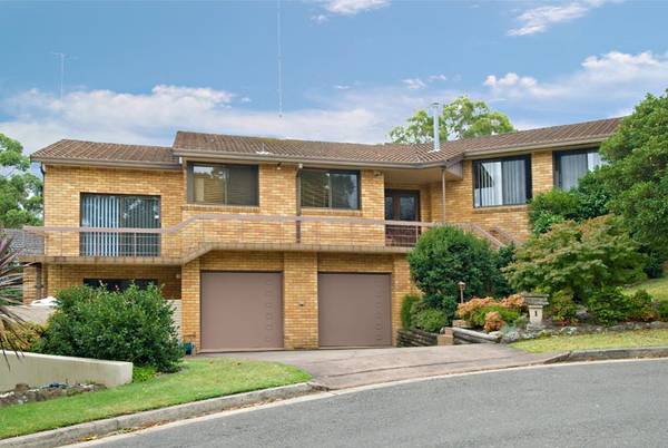 EXPANSIVE FAMILY RESIDENCE Picture 1