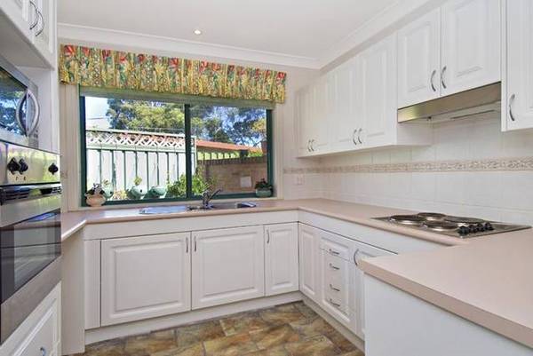 IMPRESSIVELY PRIVATE AND QUIET VILLA Picture 3