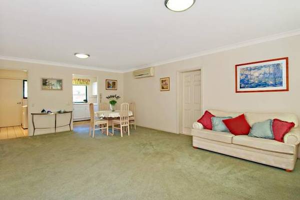 IMPRESSIVELY PRIVATE AND QUIET VILLA Picture 2