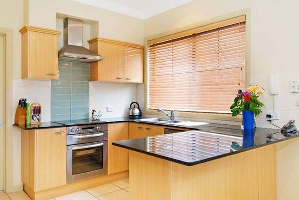 STUNNING TERRACE HOME Picture 2