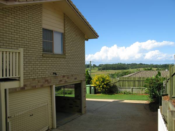 Million dollar($) views!! from nearly every room ..without the price tag!!! Picture 3