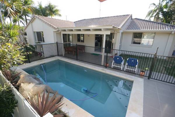 ENTRY-LEVEL BUYING IN MOOLOOLABA Picture 2