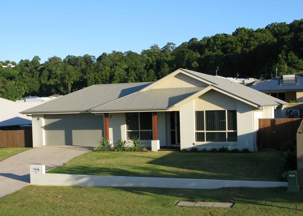 Large Executive Family Home Presents Better Than New Picture 1