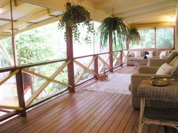 **Magnificent Colonial style home with private Rainforest oasis and spa** Picture 2