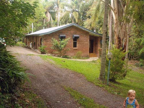 POSSIBLE FUTURE SUB-DIVISION WITHIN EASY REACH OF THE BEACH Picture 1