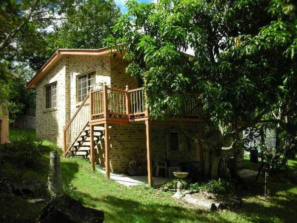 URGENT SALE REQUIRED, OWNERS RELOCATING OVERSEAS. PRESENT ALL OFFERS NOW! Picture 1