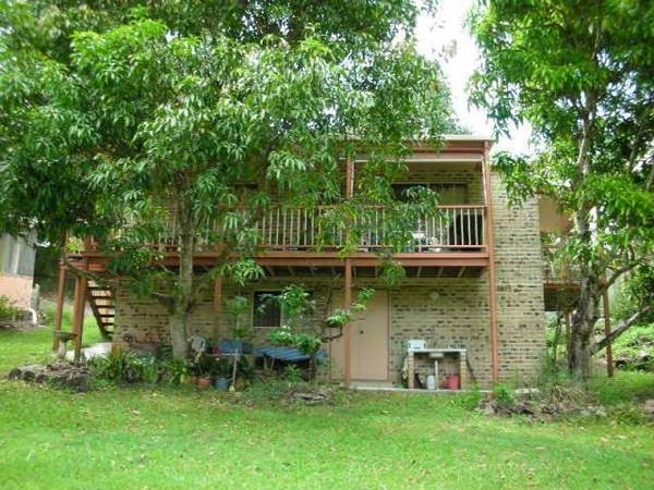 URGENT SALE REQUIRED, OWNERS RELOCATING OVERSEAS. PRESENT ALL OFFERS NOW! Picture 2