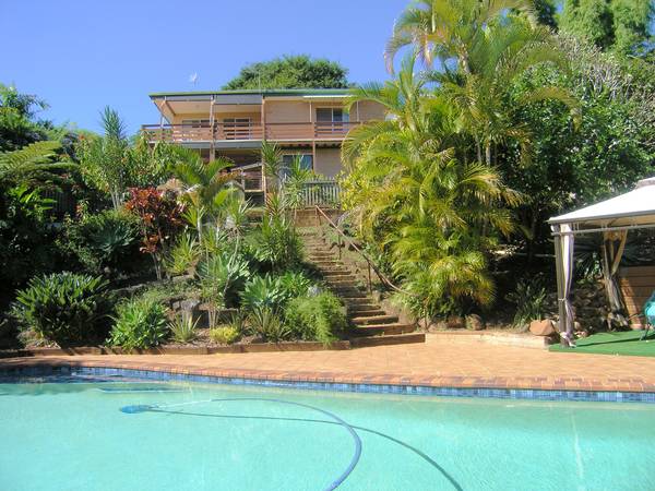***Picture Postcard Setting*** commanding spectacular hinterland views over the Blackall Range with million dollar sunse Picture 1