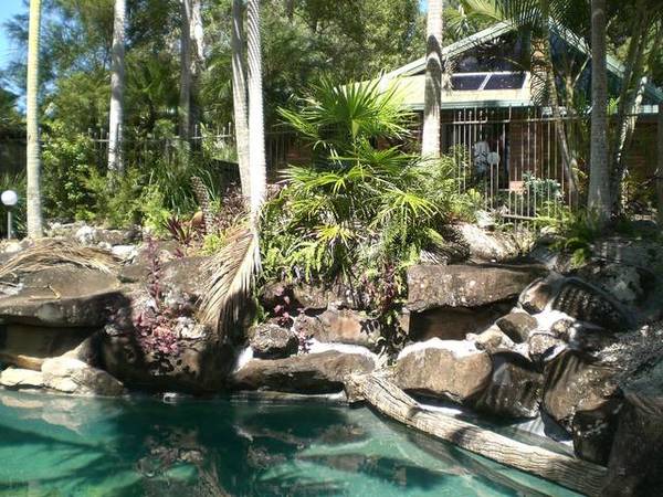 PRICE SLASHED BY $40,000- OWNERS RELOCATING OVERSEAS Picture 2