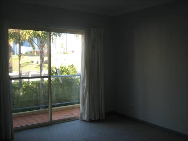 Spacious Terrigal Apartment Picture Spacious Terrigal Apartment Picture