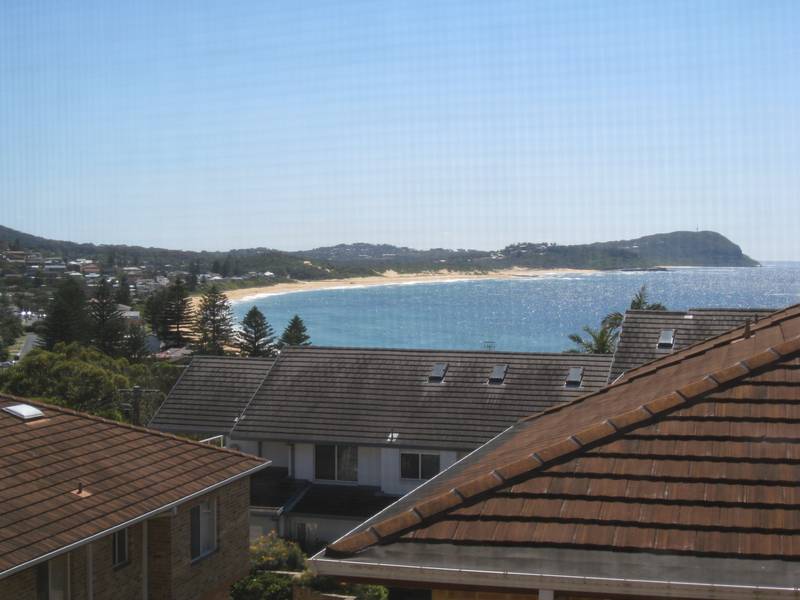 Spacious Split Level Townhouse, Ocean Views, Resort Pool Picture 1