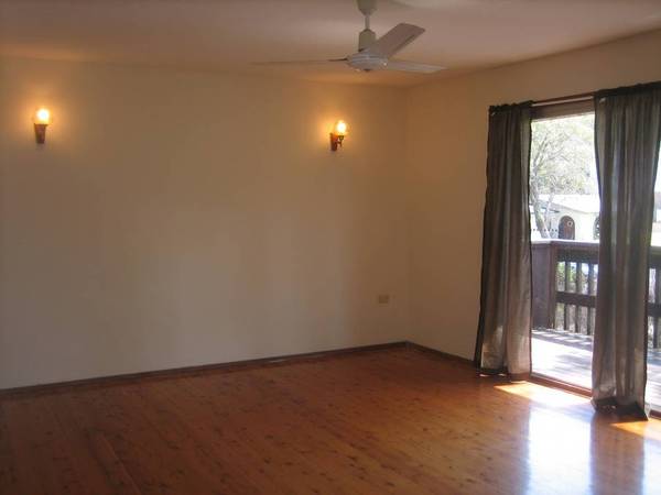 4 Bedroom Family Home in a Great Neighbourhood Picture 3