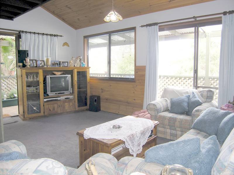 Walk to Forresters Beach Picture 2