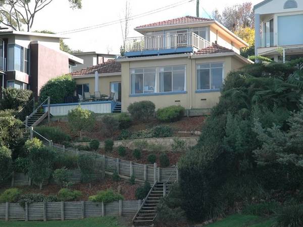 Deepwater Frontage!! Picture 2