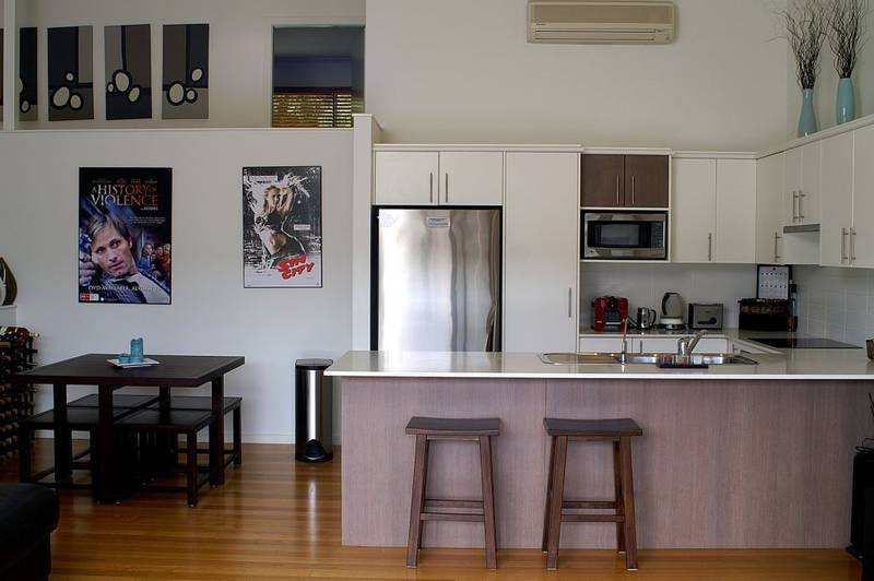 Modern Design, Great Location Picture