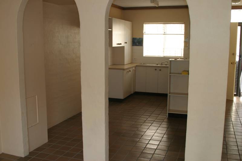 Great 3 Bedroom Unit with Pool Picture