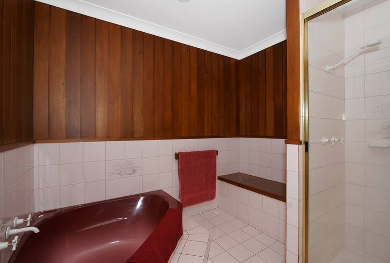 Double Brick Home -2.5 Acres Picture 3