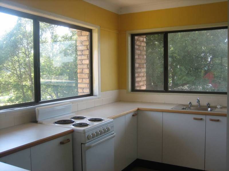 Huge Centrally Located 1 Bedroom Unit Picture