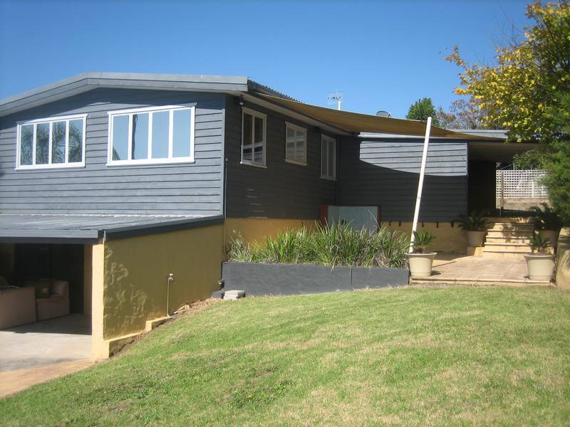 Entertainers Home Picture 2