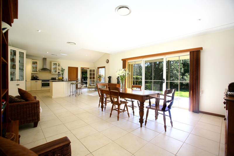 Superb Acreage Living Picture 3