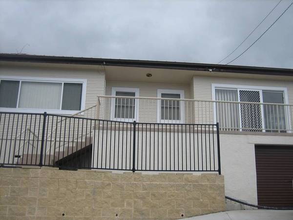 Renovated 3 Bedroom Home + Views Picture 1