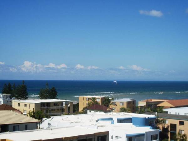 Panaramic Ocean Views In Heart Of Caloundra Picture 1
