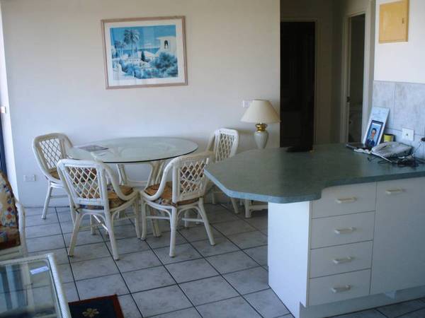 Panaramic Ocean Views In Heart Of Caloundra Picture 3