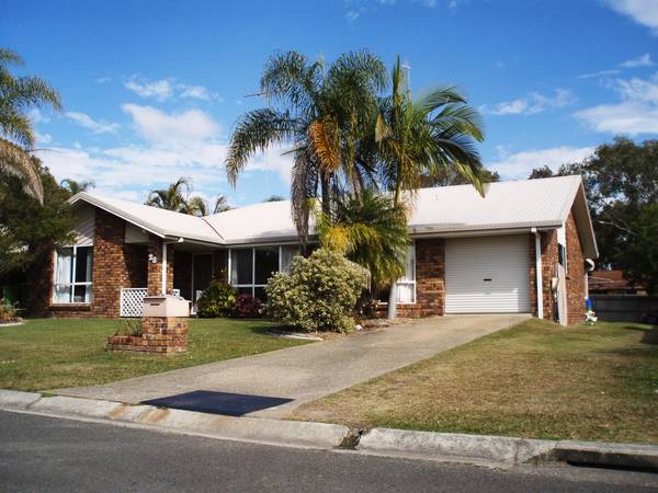 Great Family Home - Sought After Talara School Zone Picture 1