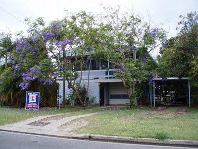 Popular Currimundi Beach Location Picture